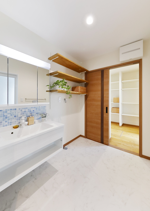 断熱・自然素材で快適デザイン！戸建てスケルトンリノベーション