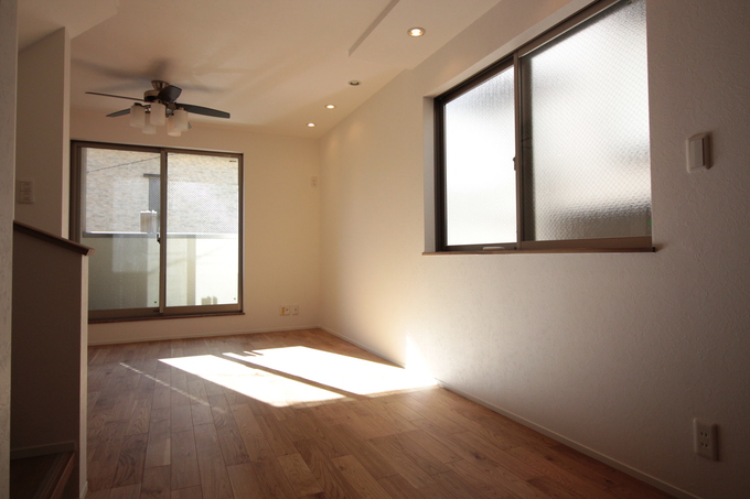 ���r���O�_�C�j���O