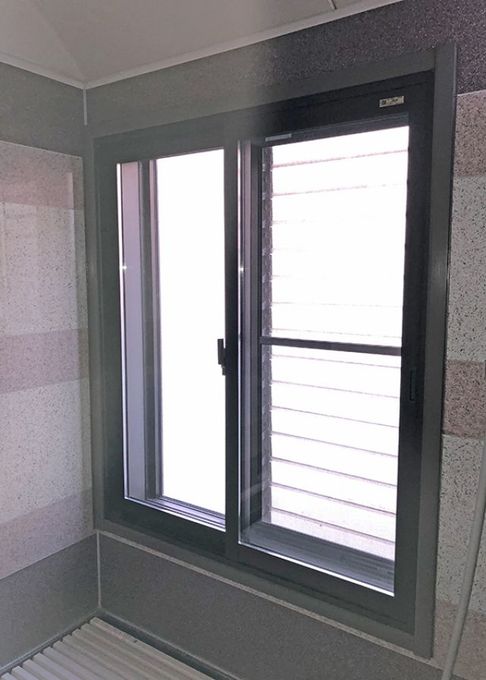 ユニットバスの内窓とトイレのサッシ入れ替え