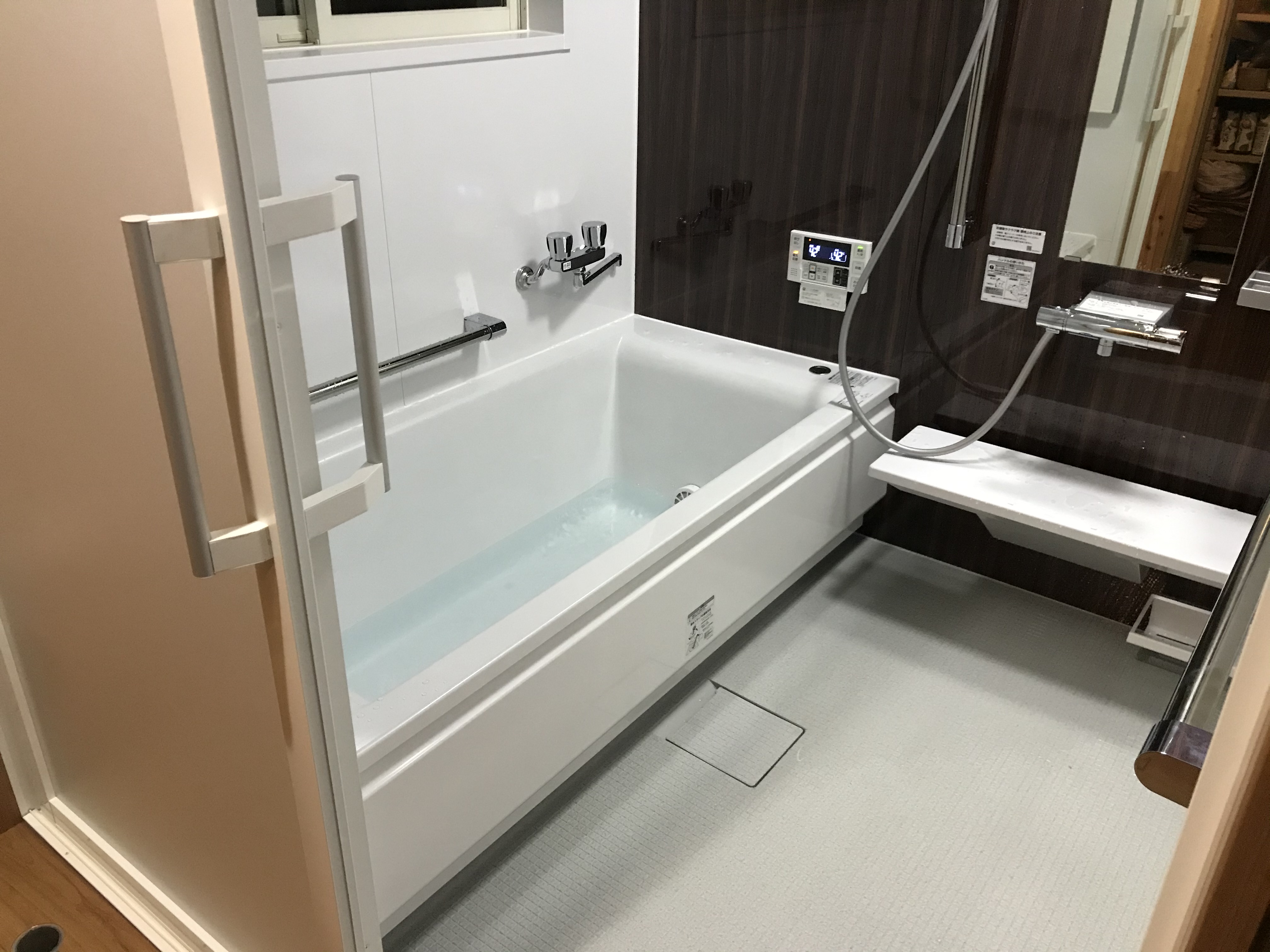 ご両親のためにシステムバスへ