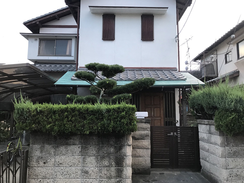 お家の顔を元通りに～玄関庇補修