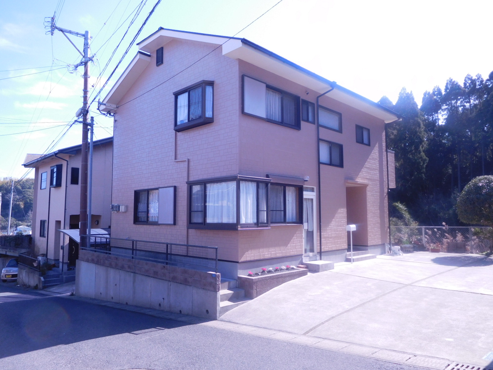ピンクベージュカラーになり、印象も明るくなりました！
